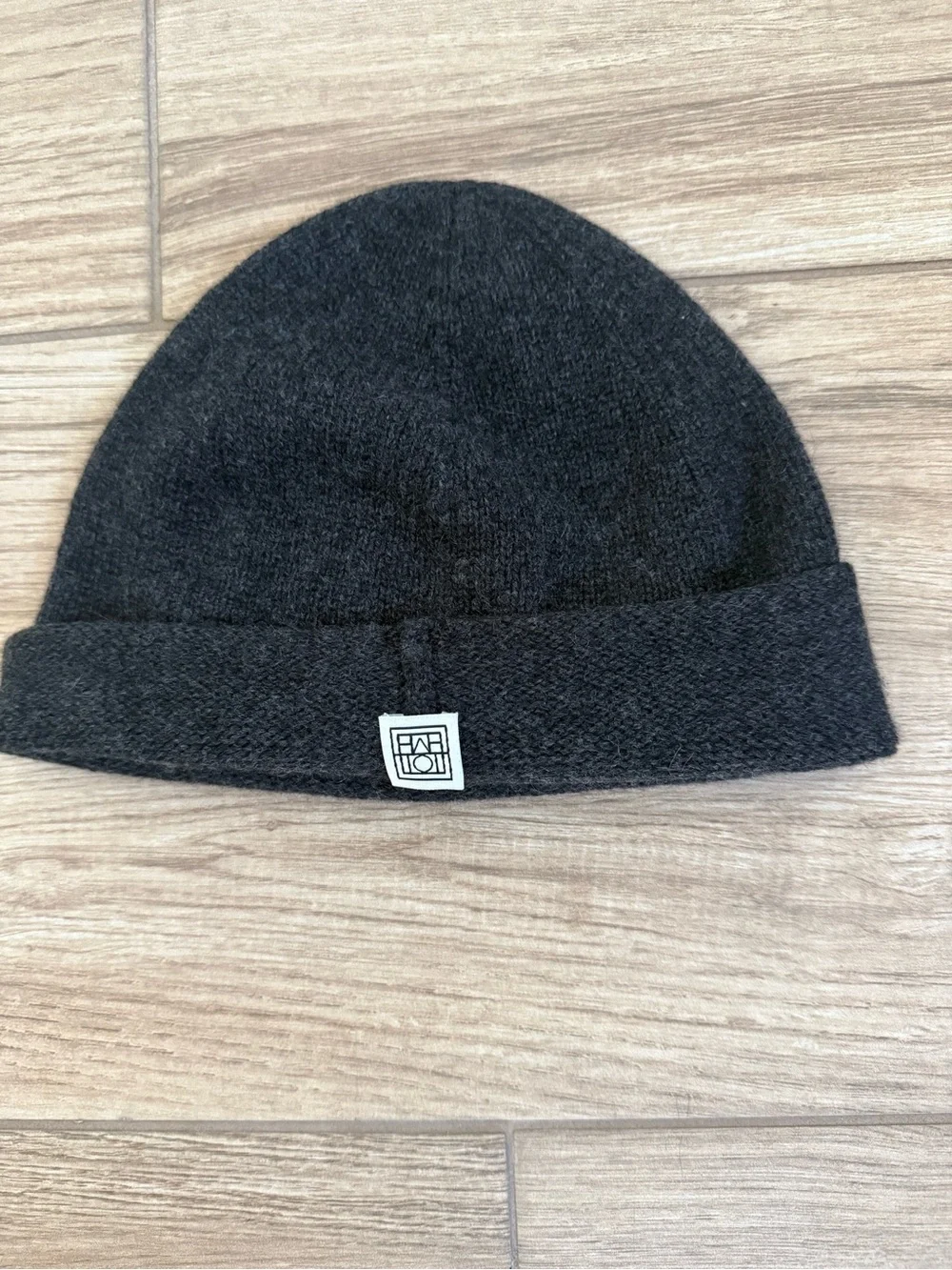 Toteme Cashmere Beanie NWT